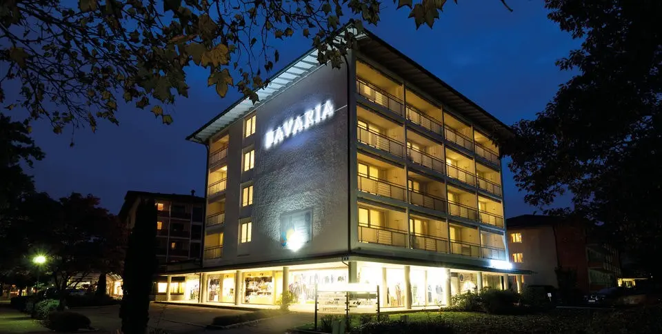 Bavaria aussen Nachts