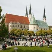 Burg mit Besuchern